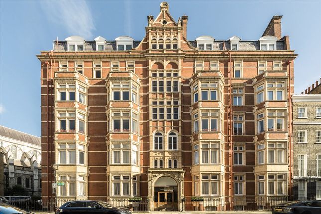 Thumbnail Flat for sale in Spanish Place, London