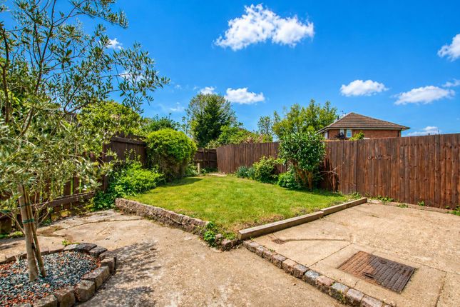 2, Earlswood Drive, Nottingham photo 3