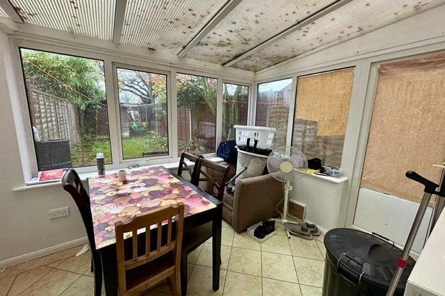 40A, BATH ROAD, THATCHAM photo 4