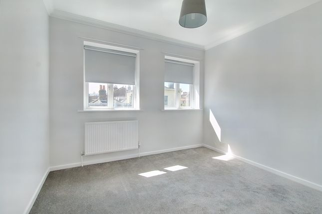 51 Coldharbour Lane, London photo 3