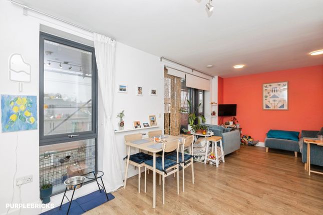 133 Duckett Street, London photo 4