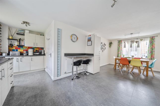 17, Leventon Place, Trowbridge photo 4