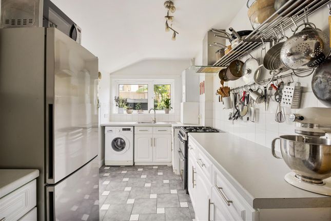 12, Colston Road, Forest Gate photo 4
