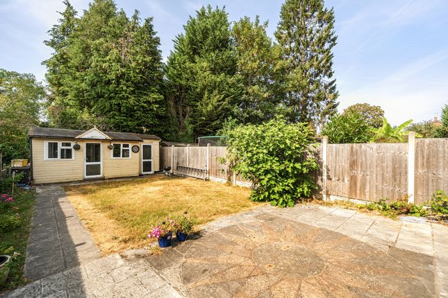 109, Balmoral Drive, Surrey photo 2