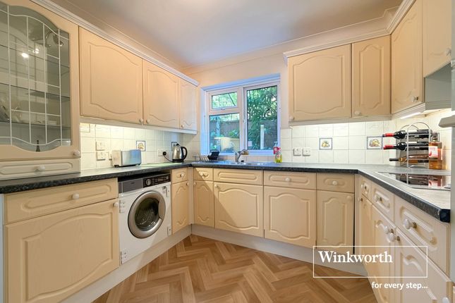 Flat 3, Everglade Court, 57, Chine Walk, Ferndown photo 3