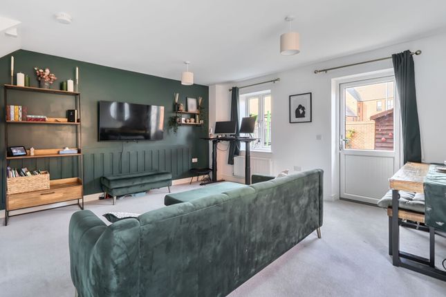 2-bed semi-detached on Forsyth Close, Glebe Farm, £248,500