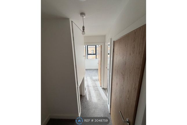 Apartment, Park House Well St, Bradford photo 4