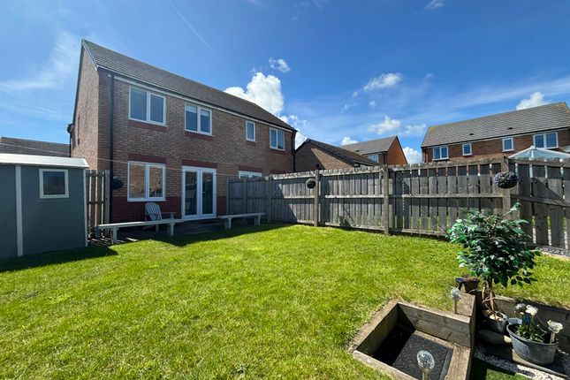 14, Albatross Way, Ashington photo 2