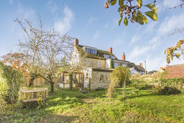 Corner House Cottage, High Street, Islip photo 4