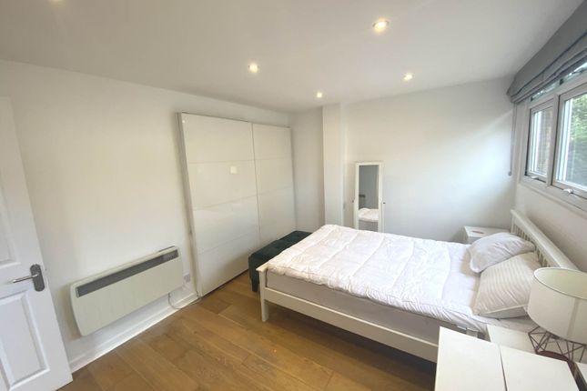 18 Watling Court, High Street, Borehamwood photo 5