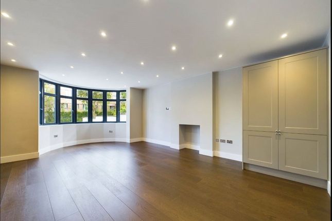 1-bed flat on Flat 2 Nova House, Brondesbury Park, London, £450,000