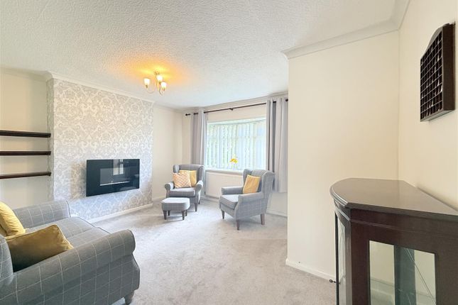 16, Weston Drive, Manchester photo 4