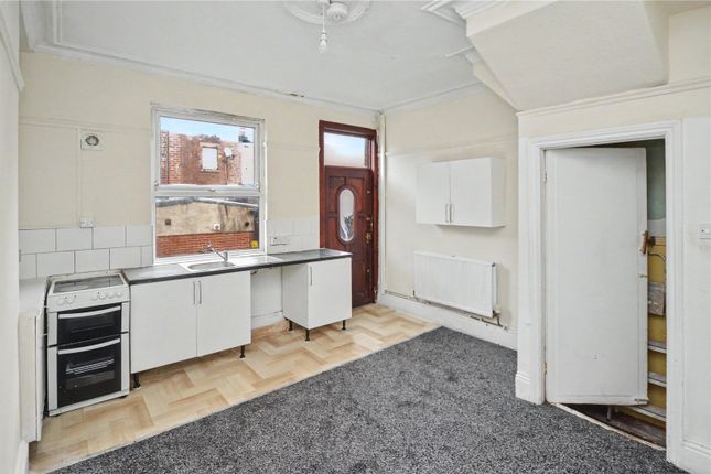 18, Linden Road, West Yorkshire photo 4