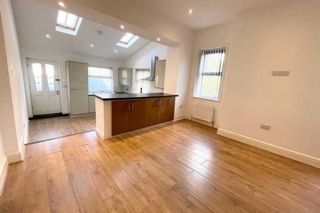 2, Storths Road, West Yorkshire photo 3