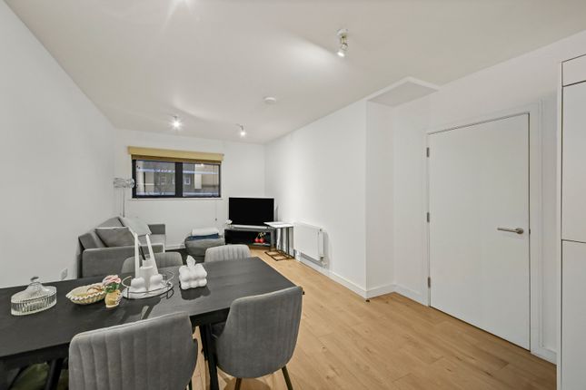 2f, Shelford Place, London photo 2
