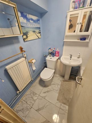 117, Devon Court, Copley Close photo 4