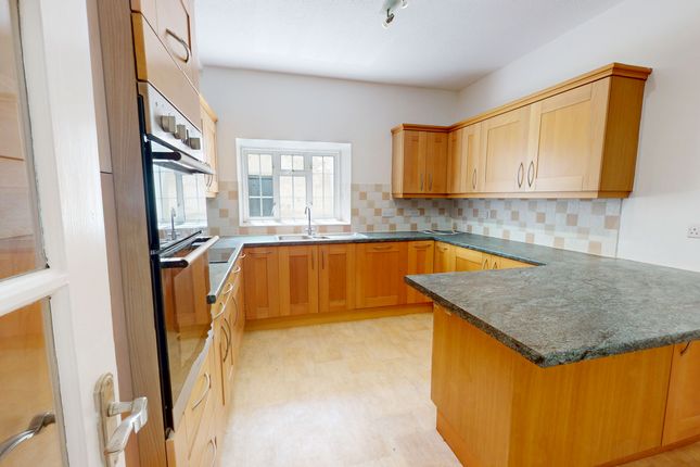 11, Hatherley Court, Hatherley, Cheltenham photo 4