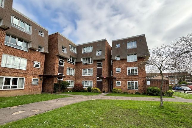 Thumbnail Flat for sale in 165 Stourton Avenue, Feltham, Middlesex