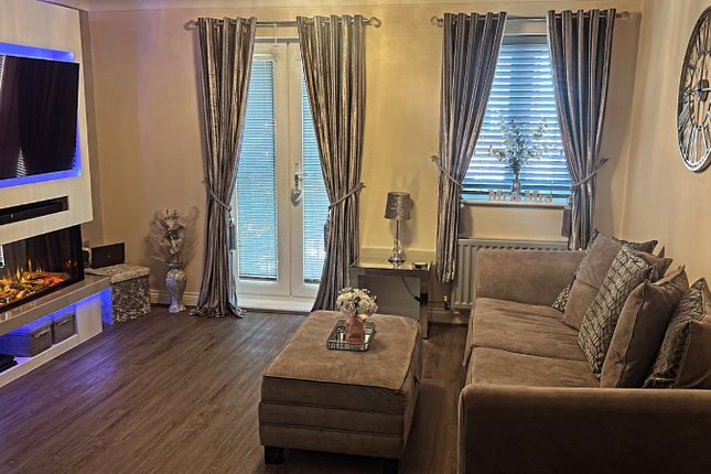 13 Carlton Court,, Nuneaton Road, Bedworth photo 3
