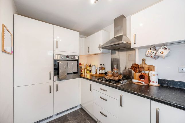 7, Willow Way, Chichester photo 4