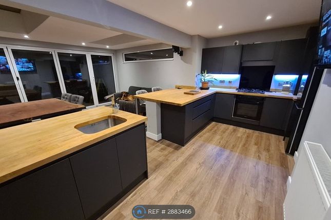 2-bed house on Tregrea Estate, Beacon, Camborne, £1,350/mo