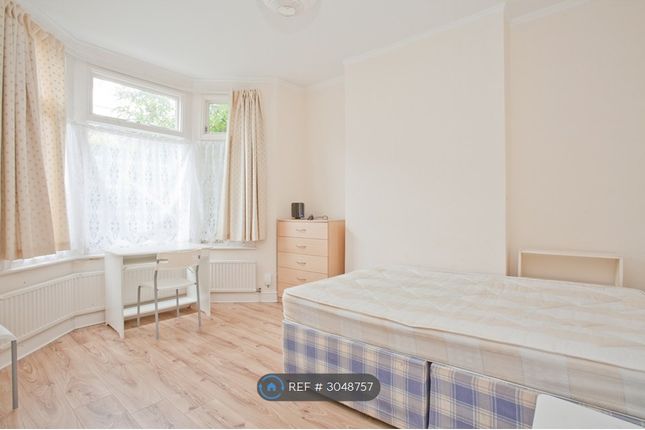 Elcot Avenue, Peckham, London photo 4