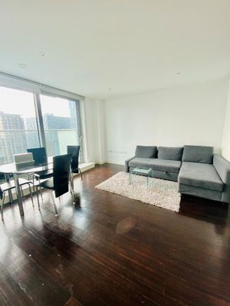 Thumbnail Flat to rent in Pan Peninsula East, 1 Pan Peninsula Square, Canary Wharf, South Quay, London