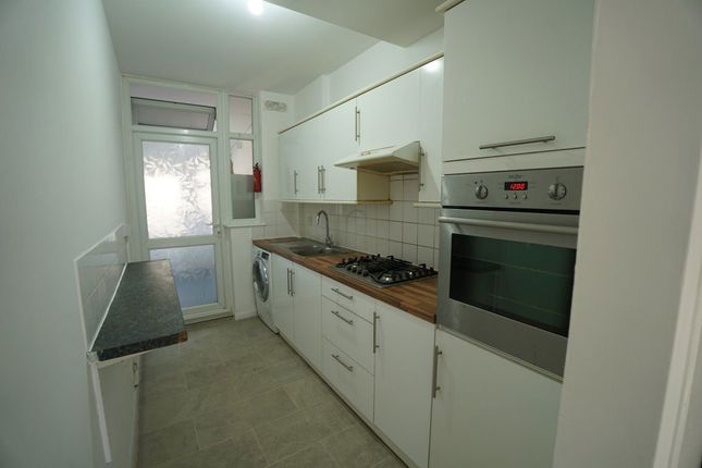 195, Valence Avenue, Dagenham photo 4