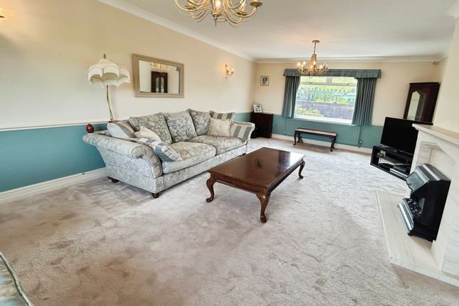 Modern Detached 4 Bedroom Property