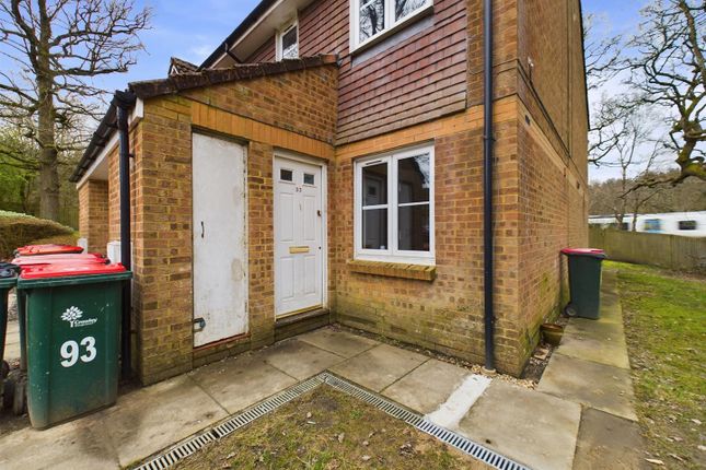 Thumbnail Maisonette for sale in Bolton Road, Maidenbower, Crawley
