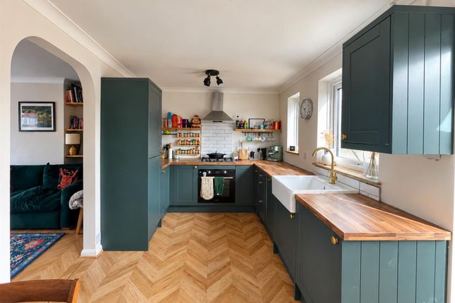 109, Arlington Drive, Carshalton photo 3