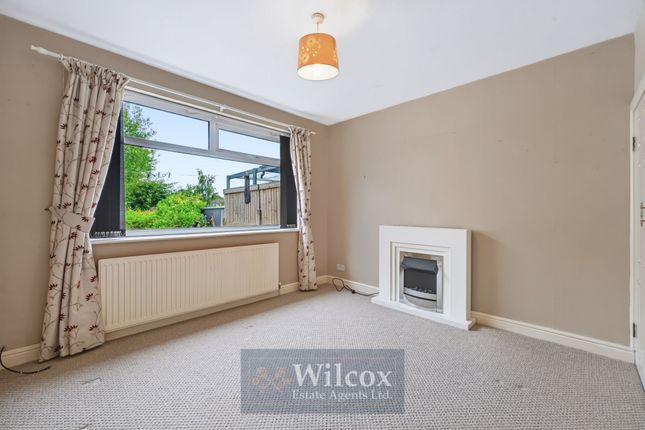 9 Birtenshaw Crescent, Bolton photo 3