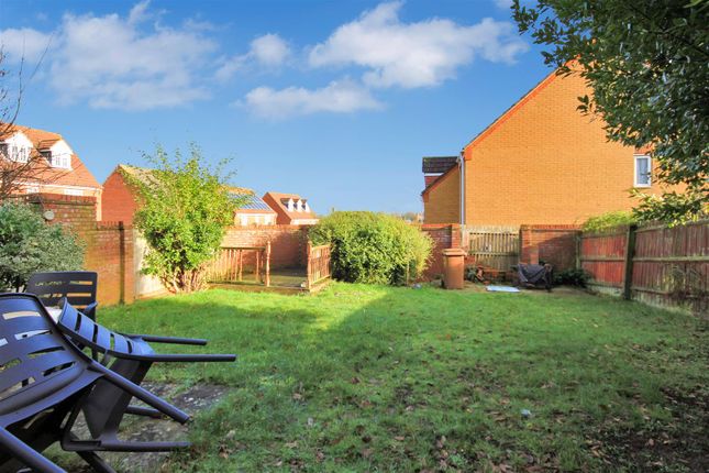 1, Leighton Close, Wellingborough photo 4