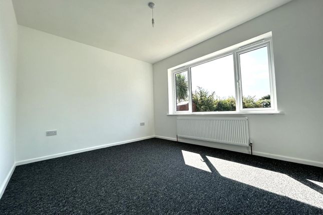 93, Park Square East, Clacton-on-Sea photo 4