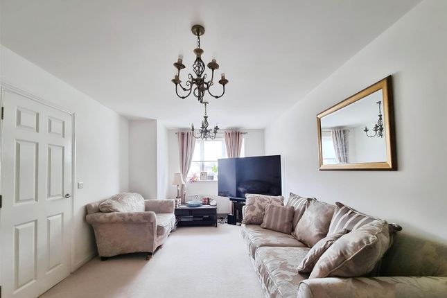 54, Hardy Road, Hemel Hempstead photo 4