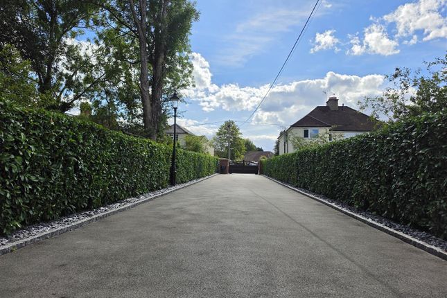 121, Lower Weybourne Lane, Farnham photo 4