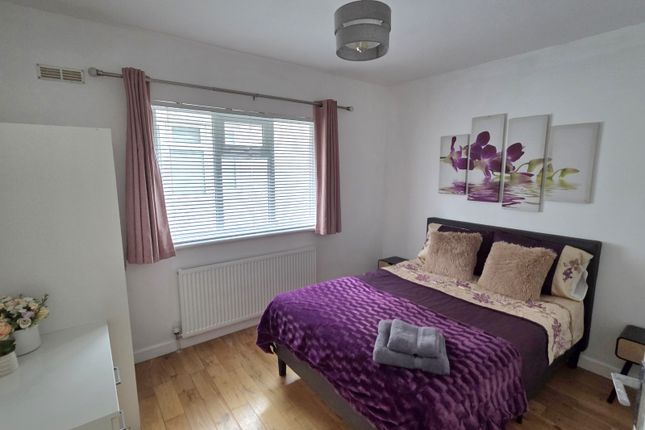 Milton Avenue, London photo 3