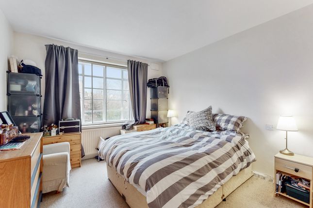 Flat for sale in 99 Haverstock Hill, London