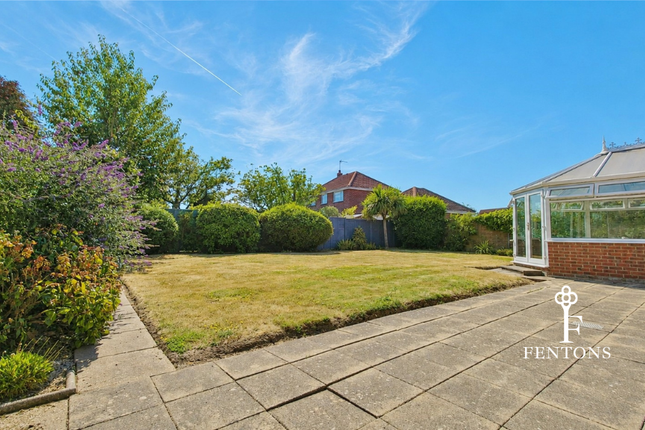 2, Rokell Way, Frinton-on-Sea photo 2
