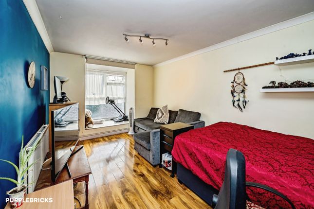 8 Hayden House, Baker Street, High Wycombe photo 3