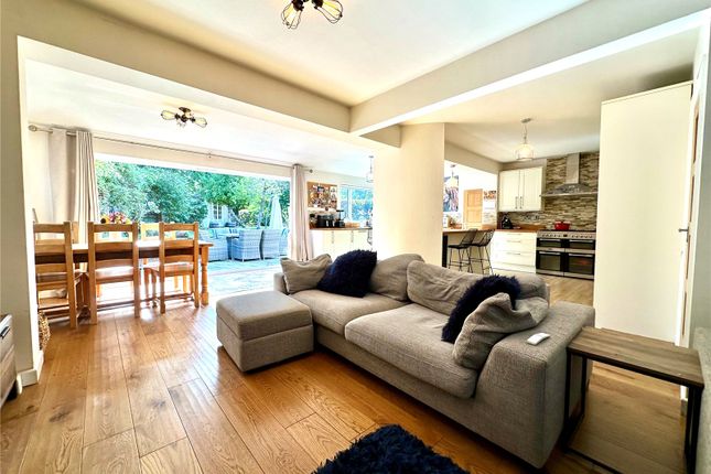 1, Dewberry Close, Swindon photo 4