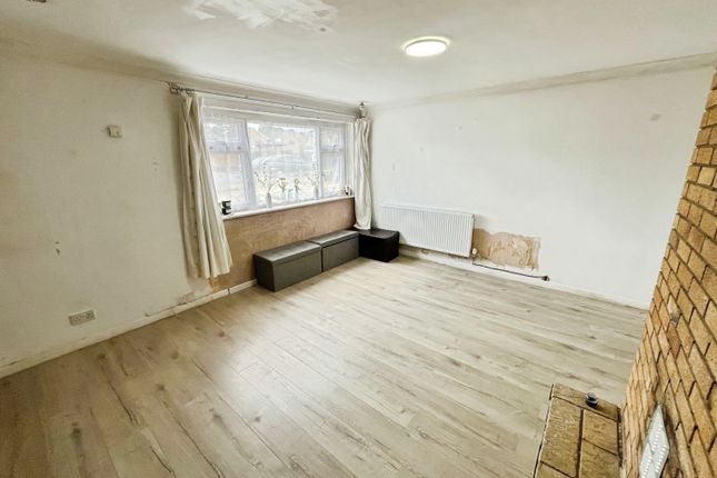 8, Emerson Close, Leicestershire photo 3