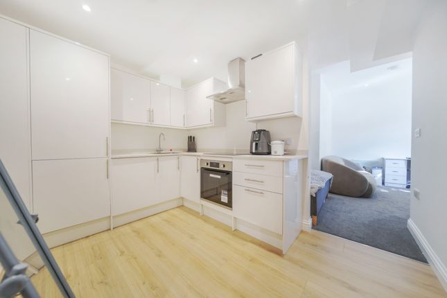 3, 582a, Kingston Road, London photo 4
