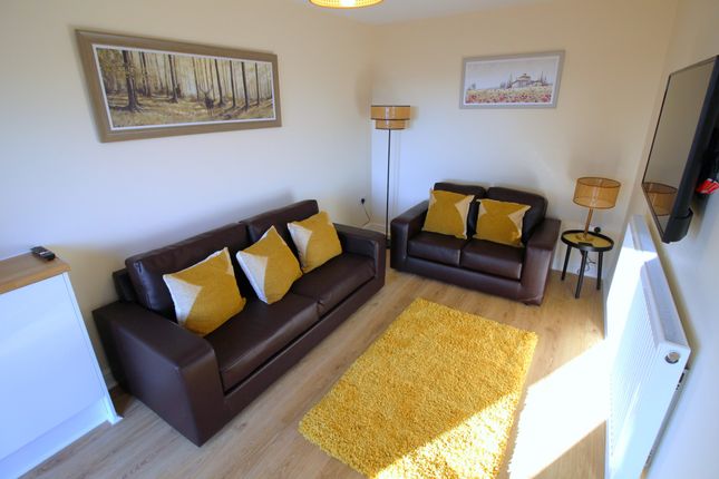 Room to rent in Chestnut Grove, Doncaster