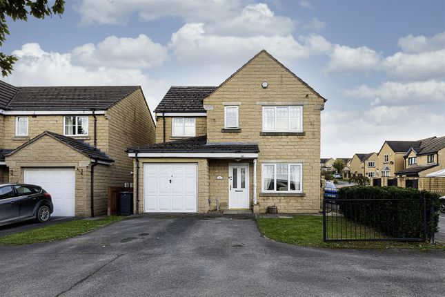 4-bed detached on Greystone, Huddersfield, £400,000