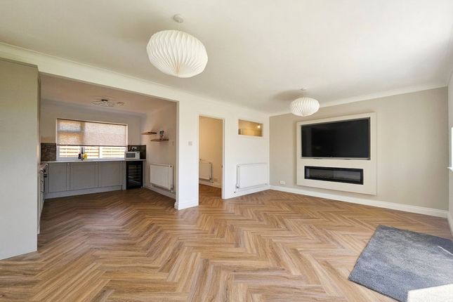 216 Tulyar Walk, Newmarket photo 4