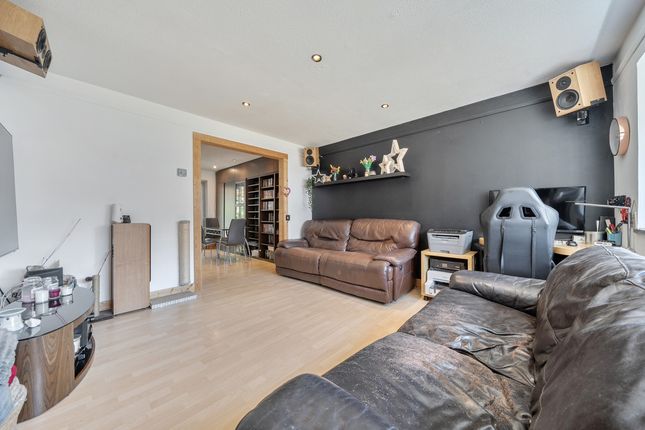 22, Rookley, Southampton photo 3