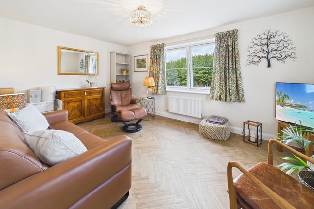 49, Treleden Way, Saltash photo 3