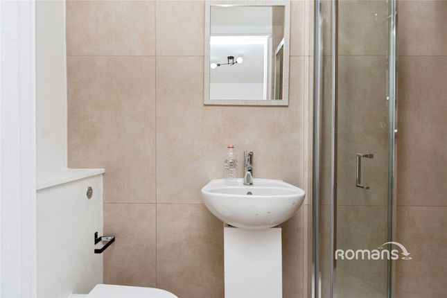 Room 5, 124, Ash Road, Hampshire photo 3