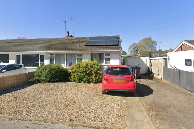 2-bed semi-detached on 40, Newcombe Close, Banbury, £190,000